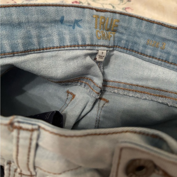 True Craft midrise distressed skinny Jean 3 - Picture 5 of 8